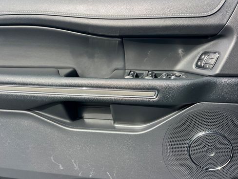 Used 2024 Ford Expedition XLT image 15