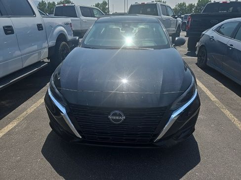 Used 2025 Nissan Altima 2.5 SV FWD image 1