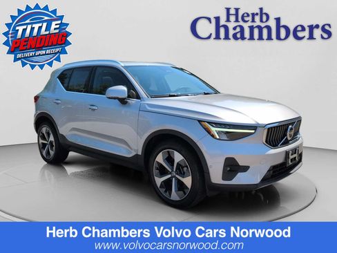 Certified 2023 Volvo XC40 B5 Plus w/ Driver Assist Package AWD/4WD image 1