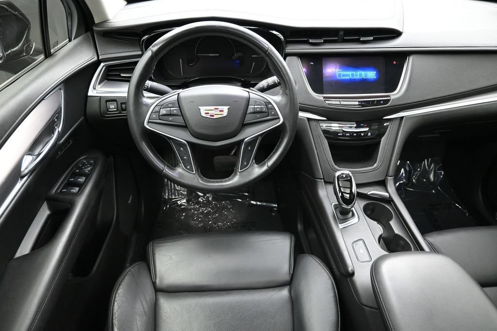 Used 2017 Cadillac XT5 Luxury w/ Driver Awareness Package FWD image 11