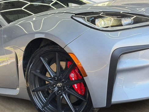 Used 2025 Toyota GR86 Premium w/ Performance Package RWD image 29