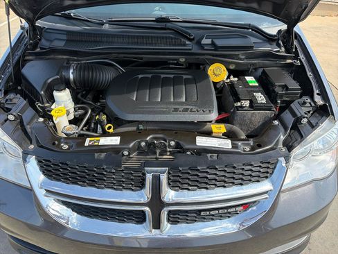 Used 2020 Dodge Grand Caravan SXT FWD image 42