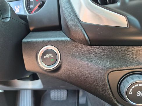 Used 2024 GMC Terrain SLE w/ Elevation Edition FWD image 19