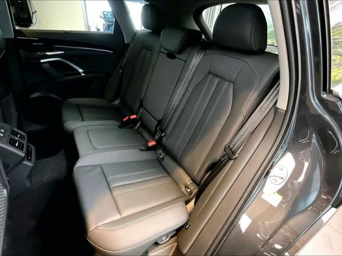 Certified 2025 Audi Q5 Prestige image 20