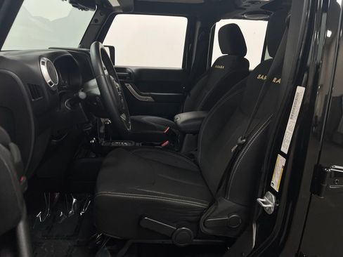 Used 2013 Jeep Wrangler Unlimited Sahara w/ Connectivity Group AWD/4WD image 11