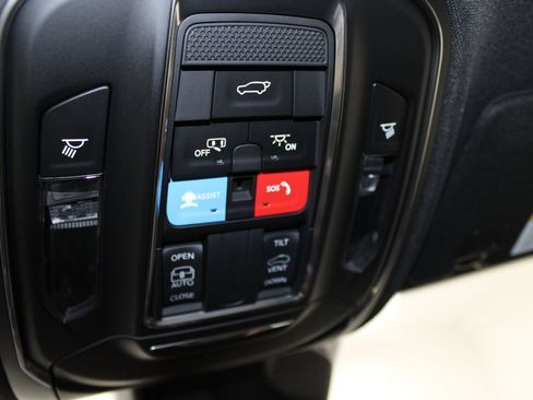 Used 2024 Jeep Grand Cherokee L Altitude AWD/4WD image 45