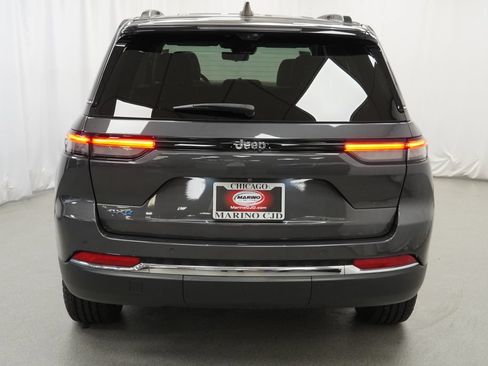 Certified 2022 Jeep Grand Cherokee Limited 4xe w/ Luxury Tech Group II AWD/4WD image 12