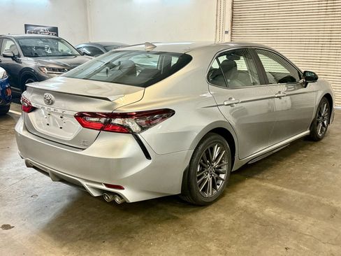 Used 2023 Toyota Camry SE image 5