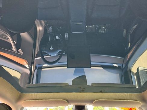Used 2024 Tesla Model Y Performance AWD/4WD image 29