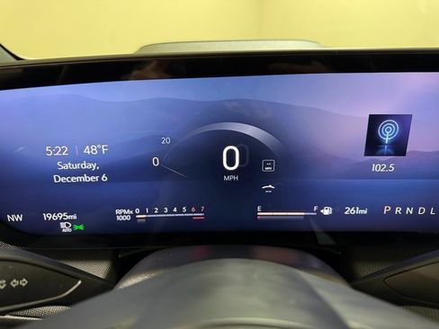 Used 2025 Buick Enclave Sport Touring image 11