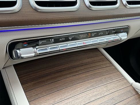 Used 2025 Mercedes-Benz GLE 350 4MATIC image 25