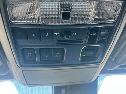 Used 2021 Toyota 4Runner Limited AWD/4WD image 33