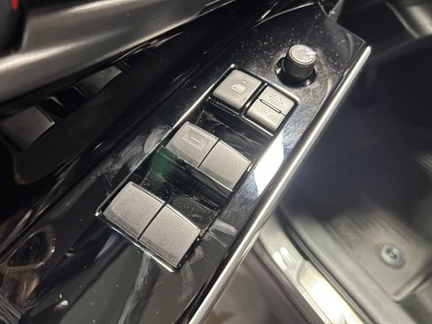 Certified 2025 Toyota bZ4X FWD image 41