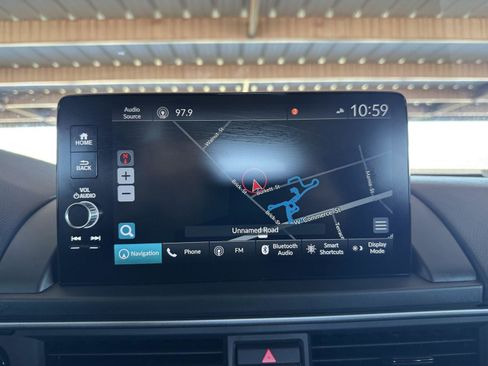 Used 2025 Honda Pilot Touring image 16