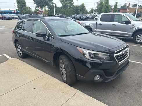 Used 2019 Subaru Outback 2.5i Limited AWD/4WD image 3