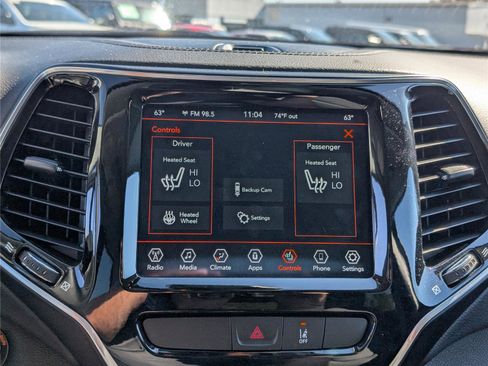 Used 2022 Jeep Cherokee Limited image 27