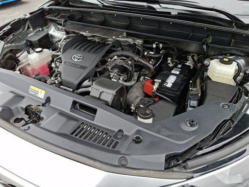 Used 2023 Toyota Highlander XLE image 34