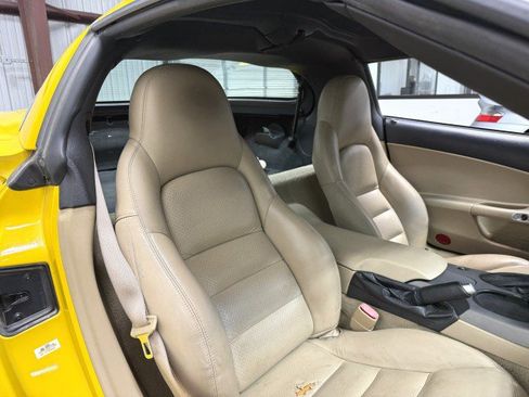 Used 2007 Chevrolet Corvette Coupe w/ Preferred Equipment Group RWD image 15