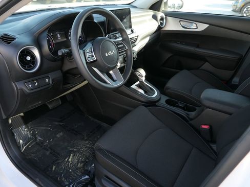 Used 2023 Kia Forte LXS w/ LXS Technology Package image 12