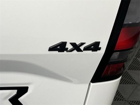 New 2026 Nissan Frontier SV image 25