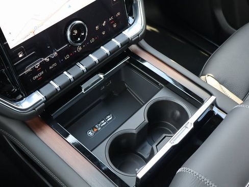 New 2026 GMC Yukon Denali w/ Denali Reserve Package RWD image 19