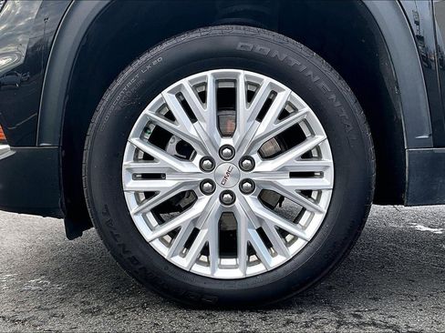 Used 2024 GMC Acadia Elevation image 9