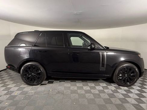 New 2025 Land Rover Range Rover SE image 9