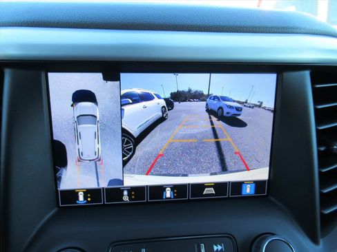 Used 2023 GMC Acadia SLT w/ Technology Package image 31