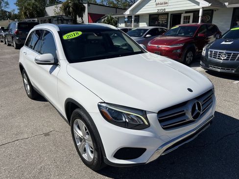 Used 2018 Mercedes-Benz GLC 300 w/ Premium Package image 3
