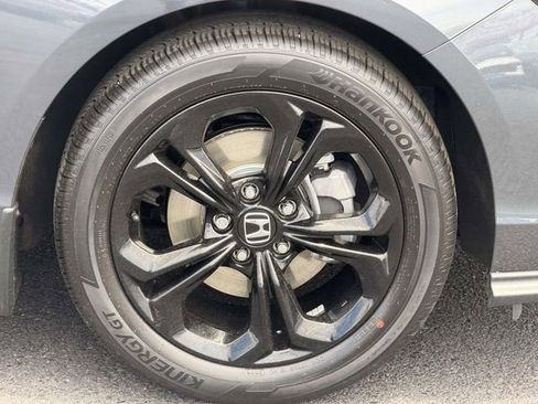 Certified 2025 Honda Accord SE image 5