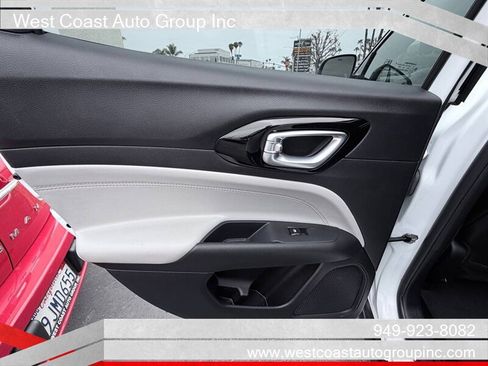Used 2025 Jeep Compass Limited AWD/4WD image 18