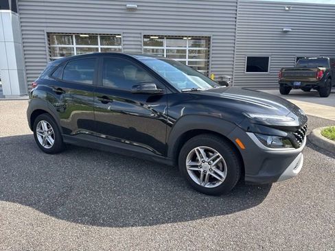 Used 2022 Hyundai Kona SE FWD image 2