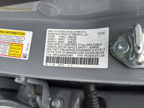 Used 2025 Honda Civic Sport image 34