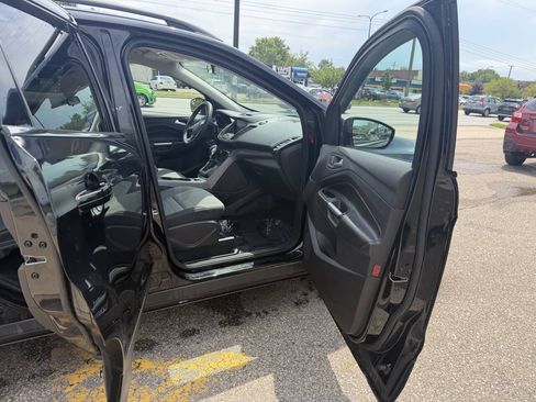 Used 2016 Ford Escape SE w/ Equipment Group 201A FWD image 7