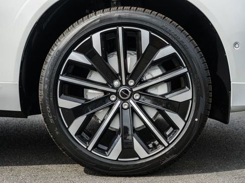 New 2026 Volvo XC60 B5 Ultra w/ Protection Package Premier image 18