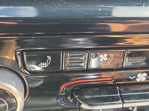 Used 2025 Jeep Grand Cherokee Summit image 25