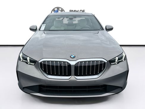 New 2026 BMW 530i w/ Convenience Package RWD image 2