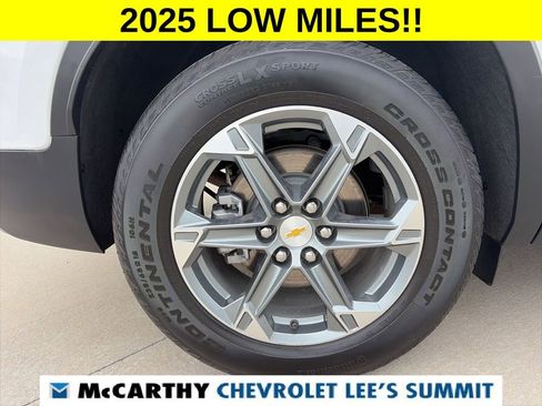 Used 2025 Chevrolet Blazer LT FWD image 16