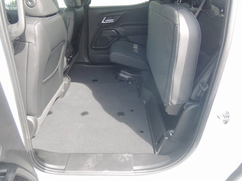 New 2025 Chevrolet Silverado EV LT image 26