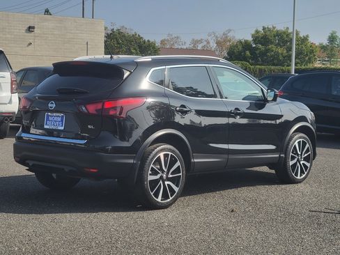 Used 2018 Nissan Rogue Sport SL w/ SL Premium Package image 5
