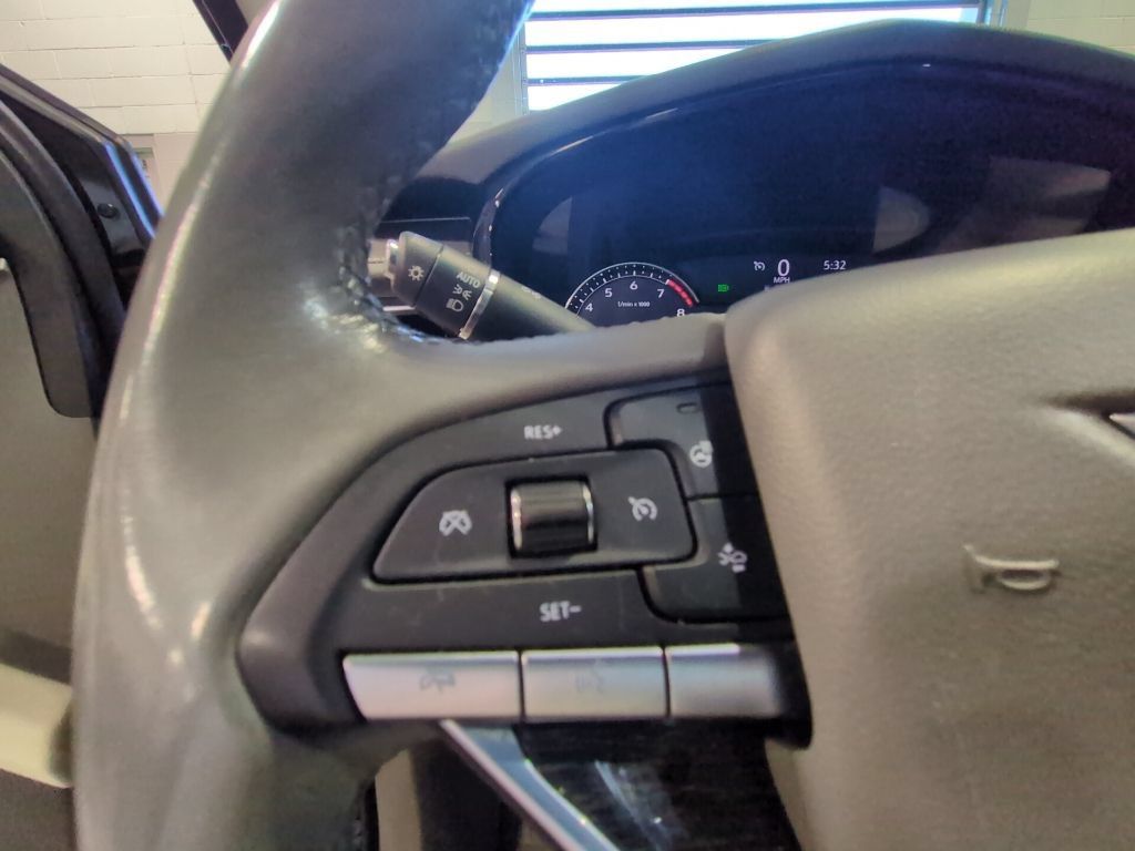 Used 2022 Cadillac XT6 Premium Luxury FWD image 12