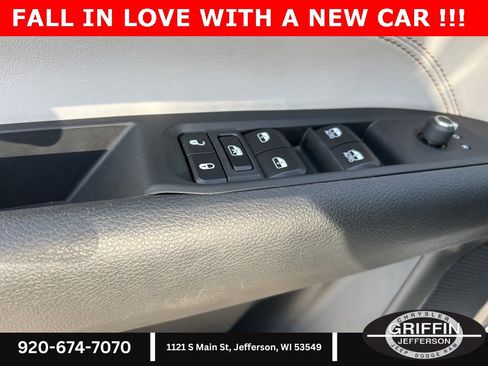 Used 2024 Jeep Compass Limited image 16