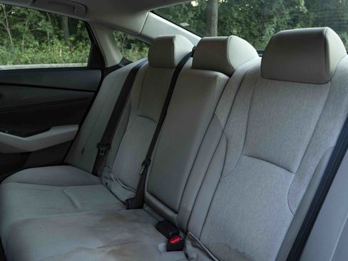 Used 2025 Honda Accord SE image 18