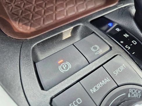 Used 2020 Toyota RAV4 Limited w/ Limited Grade Weather Package AWD/4WD image 35