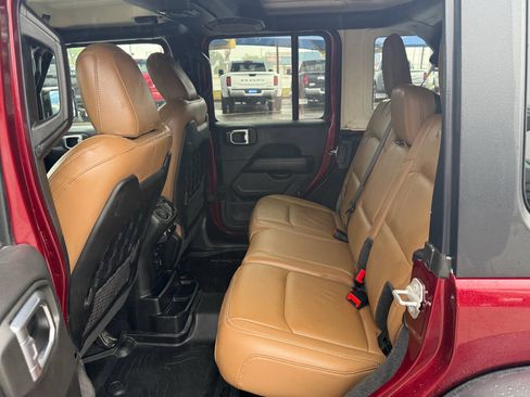 Used 2021 Jeep Wrangler Unlimited Rubicon AWD/4WD image 12