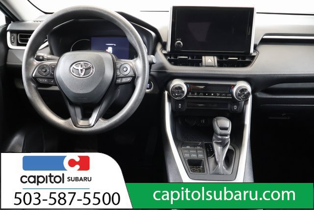 Used 2025 Toyota RAV4 XLE AWD/4WD image 13