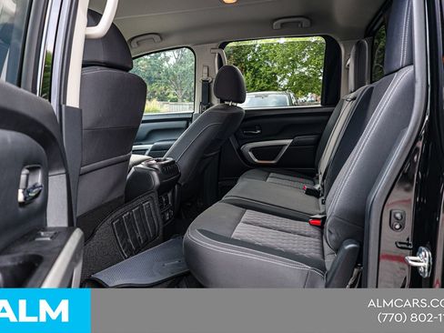 Used 2024 Nissan Titan SV w/ SV Convenience Package RWD image 18