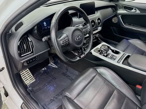 Used 2020 Kia Stinger GT2 image 9
