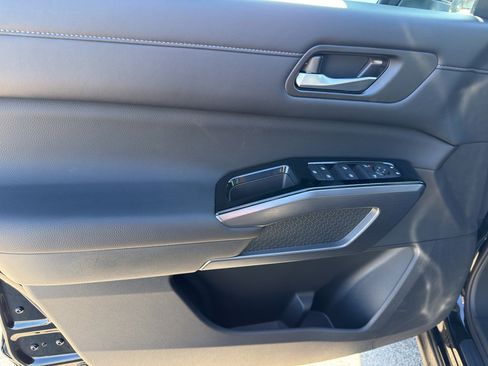 New 2026 Nissan Pathfinder SL w/ SL Premium Package image 11