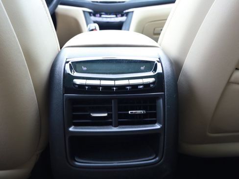 Used 2017 Cadillac XT5 Premium Luxury FWD image 26
